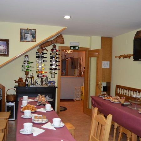 Hotel Ana Cangas De Narcea Eksteriør billede