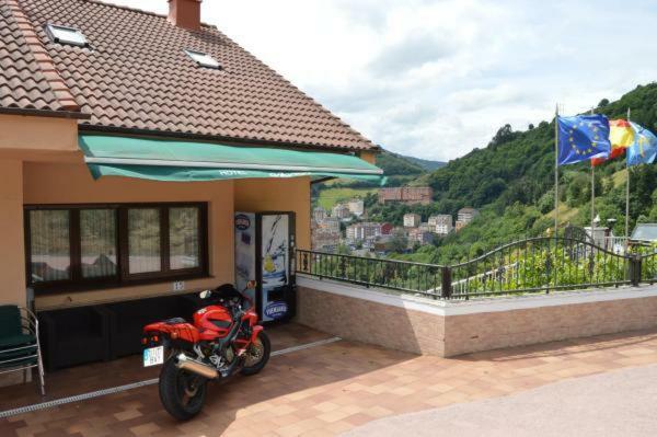 Hotel Ana Cangas De Narcea Eksteriør billede